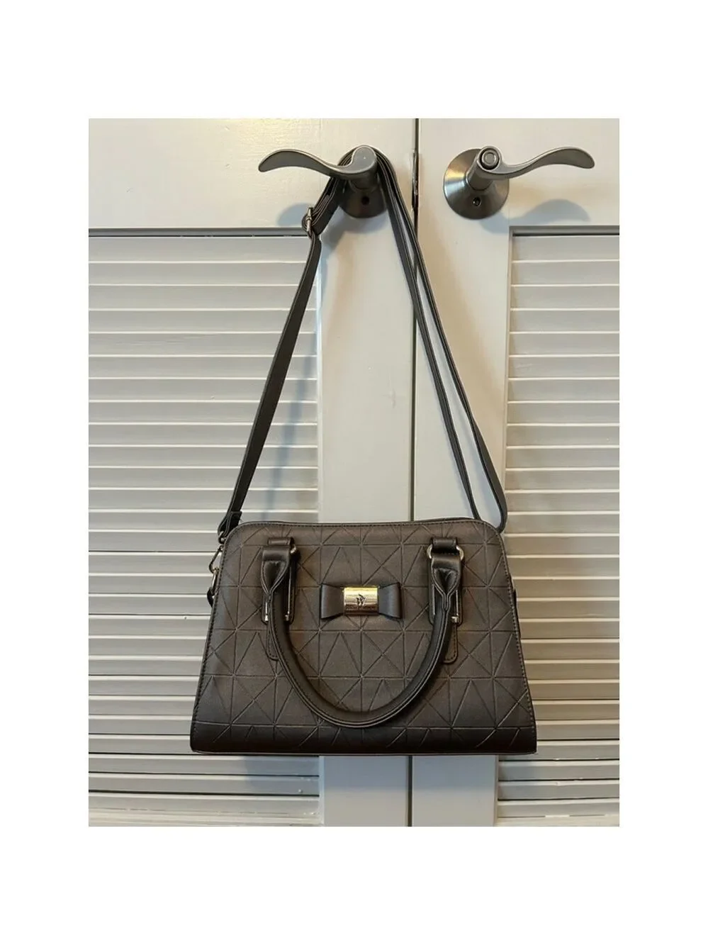 Stacey Whitmore Everyday Elegance Silver Gray Purse Danbury Mint NWOT